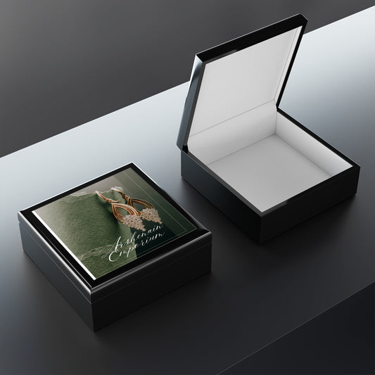 Elegant Jewelry Box for Keepsakes, Personalized Gift, Decorative Storage, Ideal for Birthdays, Anniversaries, Special Occasions