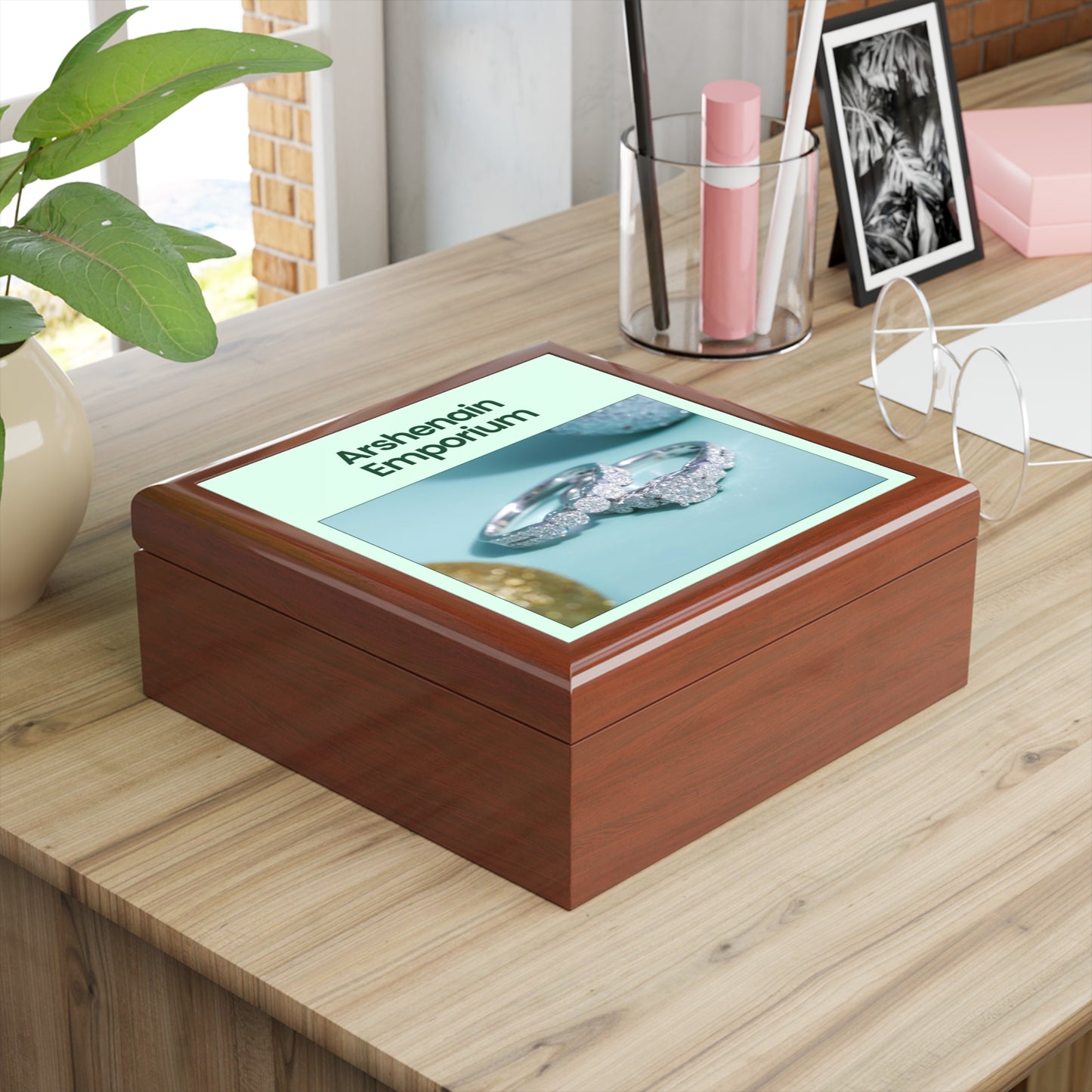 Elegant Jewelry Box for Rings and Accessories, Perfect Gift for Birthdays, Anniversaries, Weddings, Organize Your Jewelry, Decorative [...]