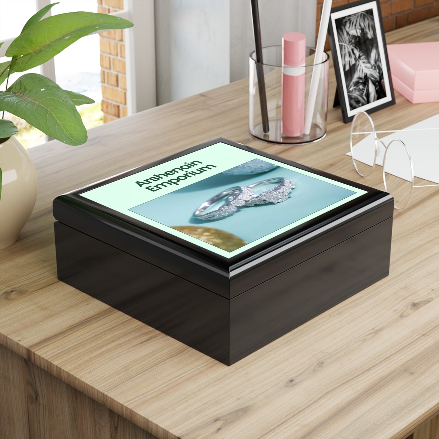 Elegant Jewelry Box for Rings and Accessories, Perfect Gift for Birthdays, Anniversaries, Weddings, Organize Your Jewelry, Decorative [...]